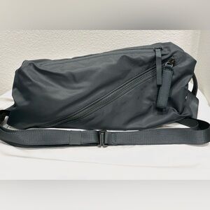 NWOT lululemon Fast Track Belt Bag Side Crossbody Adjustable Bag in Tidewater